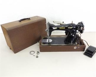 WORKING Vintage Reed's Electric Sewing Machine