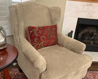 Cozy side chair