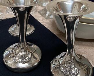 2 Sterling bud vases - approx. 74.5 g