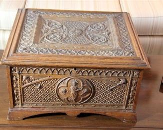VERY RARE! Heavily Carved 15.5” Regina Music Box Style 9 - WORKS & SOUNDS GREAT!