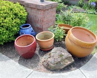 Lots of Planters and Pot
