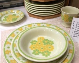 Franciscan “Daisy Picnic”