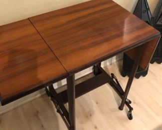 Hi-Lo Type Writer Tab;e