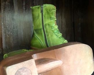 Women's Boots 