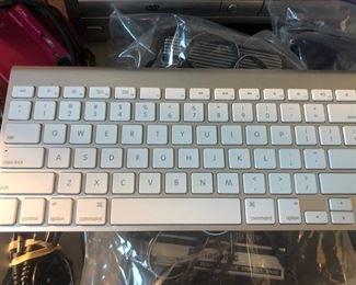 Apple Keyboard 