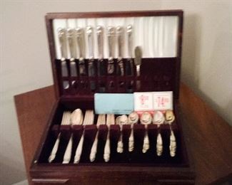 12. HOLMES AND EDWARDS SILVERPLATE , SERVICE FOR 8 SILVERWARE IN ORIGINAL BOX MARKED $45
