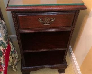 Mahogany One Drawer Night Stand