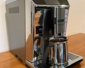 DeLonghi PrimaDonna Elite Italian espresso machine