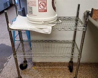 30in Rolling Metro Rack