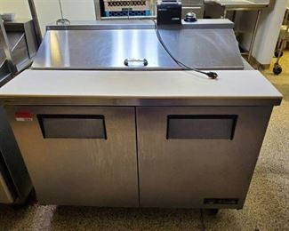 4ft True Refrigerated Prep Table On Casters TSSU-48-12