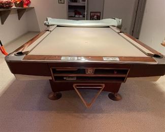 Vintage Brunswick Tournament Pool Table - Excellent Condition