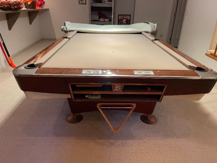 Vintage Brunswick Tournament Pool Table - Excellent Condition