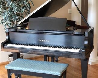 Yamaha Classic Baby Grand Piano