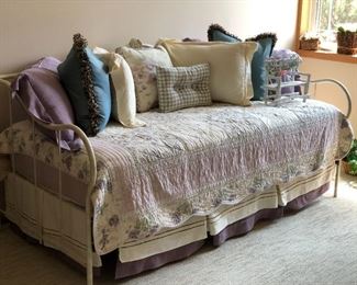 Iron trundle twin bed