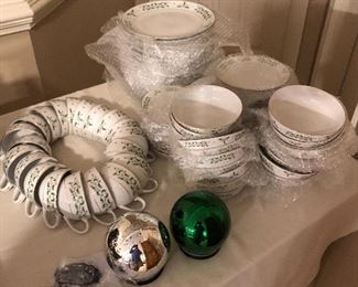 16 place setting Gibson Christmas china