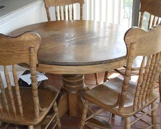 dinette table with 4 chairs - $95.00 for set