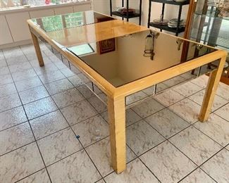 Dinning table with 2 leaves