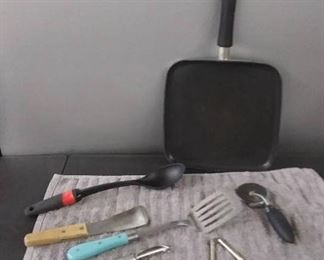 Kitchen Pan, Spatula And Other Items