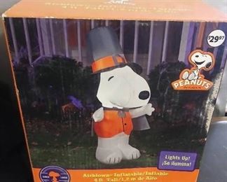 Thanksgiving Snoopy Yard Blow Up Decor And Ceramic Pumpkin