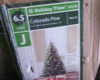 6.5 ft. Colorado Pine Christmas Tree 400 Clear Pre Strung Lights