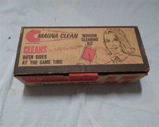 Vintage Magna Clean Window Cleaning Set in Original Box Never Been Used