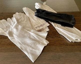 Item 101:  Lot of 5 Vintage Gloves:  $14