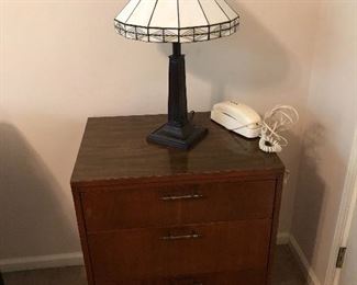 CRAFTS,AM STYLE STAINED GLASS LAMPS - A PAIR OM RETRO NIGHTSTAND