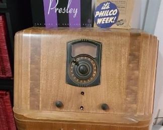 Philco 38-3 Vacuum Tube Radio