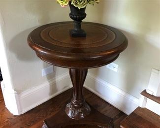 round accent table