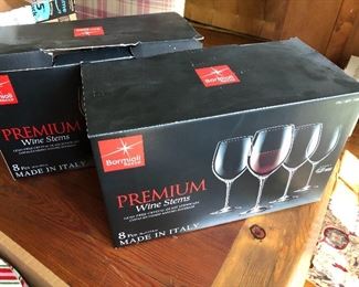 wine glasses in box