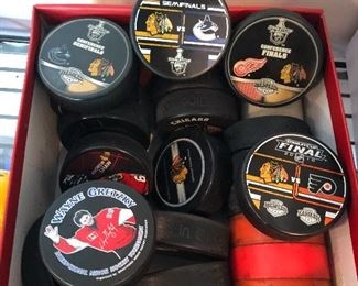 Blackhawks souvenir pucks