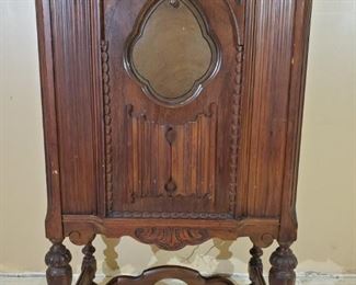Antique General Motors Radio