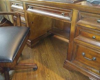 Nice desk & office chair, matching wood file cabinet