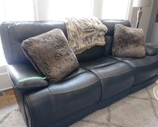 Leather elec reclining sofa - wall hugger