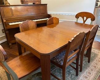 Vintage Dining table with leaf and four upholstered seat dining chairs