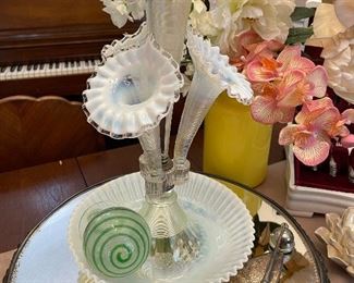 A close look at the Fenton Epergne