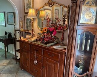 Great buffet with lots of storage