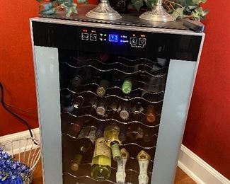 Avanti Wine Cooler holding up 20 Bottles