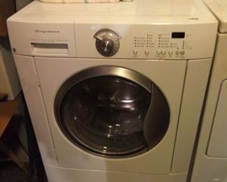 Like new Frigidaire washing machine