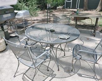 Metal mesh patio Table and 4 chairs
