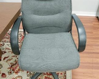 Set of 4 matching office chairs/gray