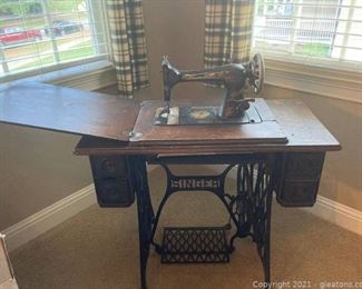 Antique Singer Peddle Foot Sewing Machine and Cabinet