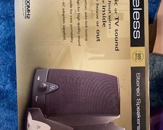 Wireless speaker set