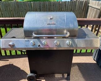 Charbroil propane grill with bottle