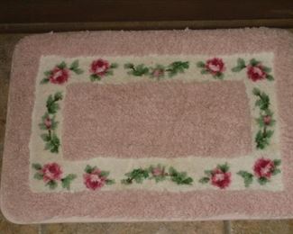 Rose bath mat