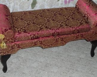 Red/pink/gold foot stool bed piece