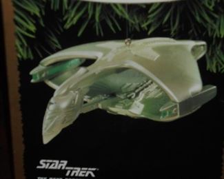 Star Trek Next Generation: Keepsake: Romulan Warbird  lights up  1995