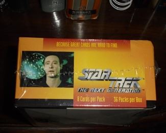 Star Trek The Next Generation  8 cards per pack factory sealed