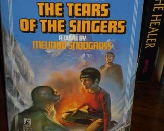 Star Trek Paperbacks; The Tears of the Singers #19