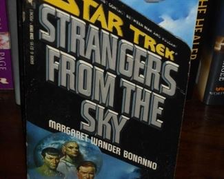Star Trek Paperbacks; Strangers from the Sky  by Bonanno